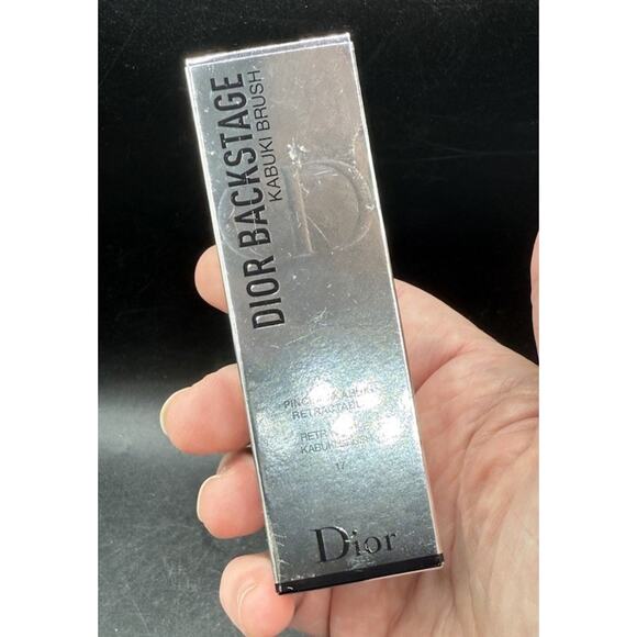 Dior Backstage Retractable Kabuki Brush 17 Brand New! In Box - Picture 2 of 10